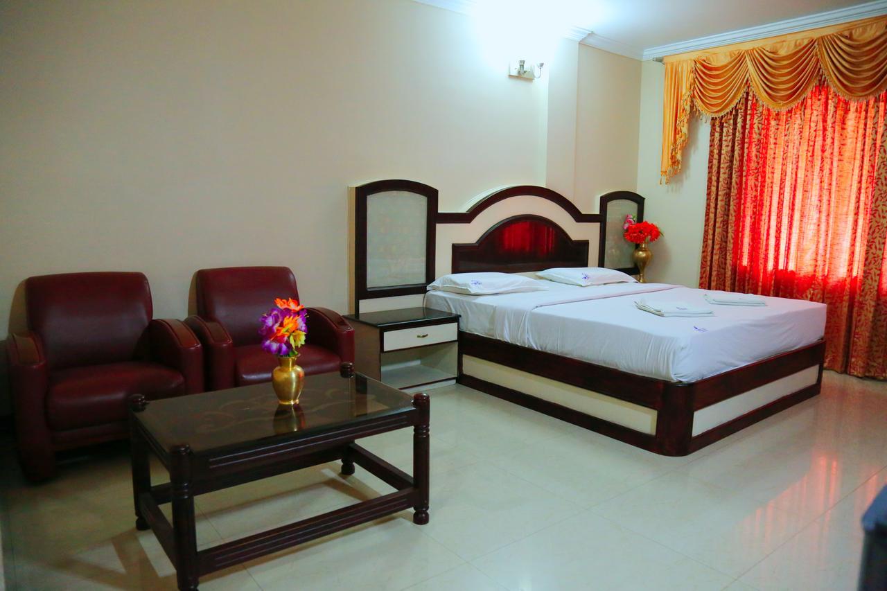 بالني Hotel Vels Court المظهر الخارجي الصورة