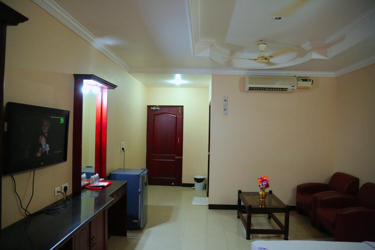 بالني Hotel Vels Court المظهر الخارجي الصورة