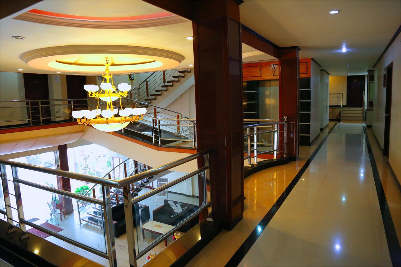 بالني Hotel Vels Court المظهر الخارجي الصورة